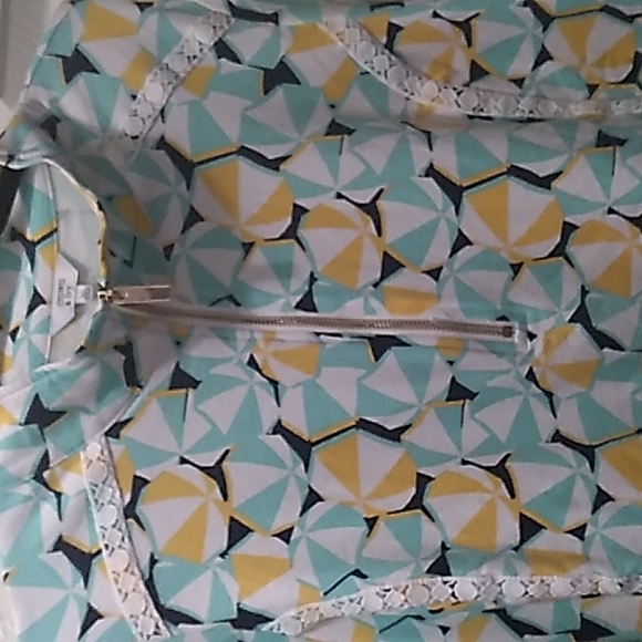 Crown & Ivy Top - Picture 3 of 8